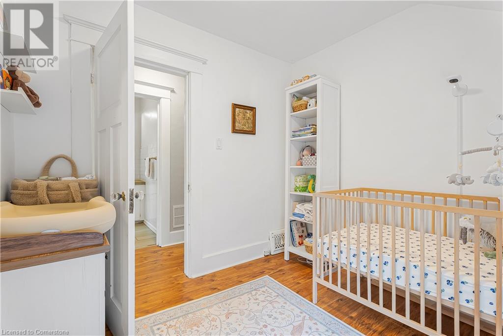 35 Moore Avenue N, Waterloo, Ontario  N2J 3E4 - Photo 10 - 40745453
