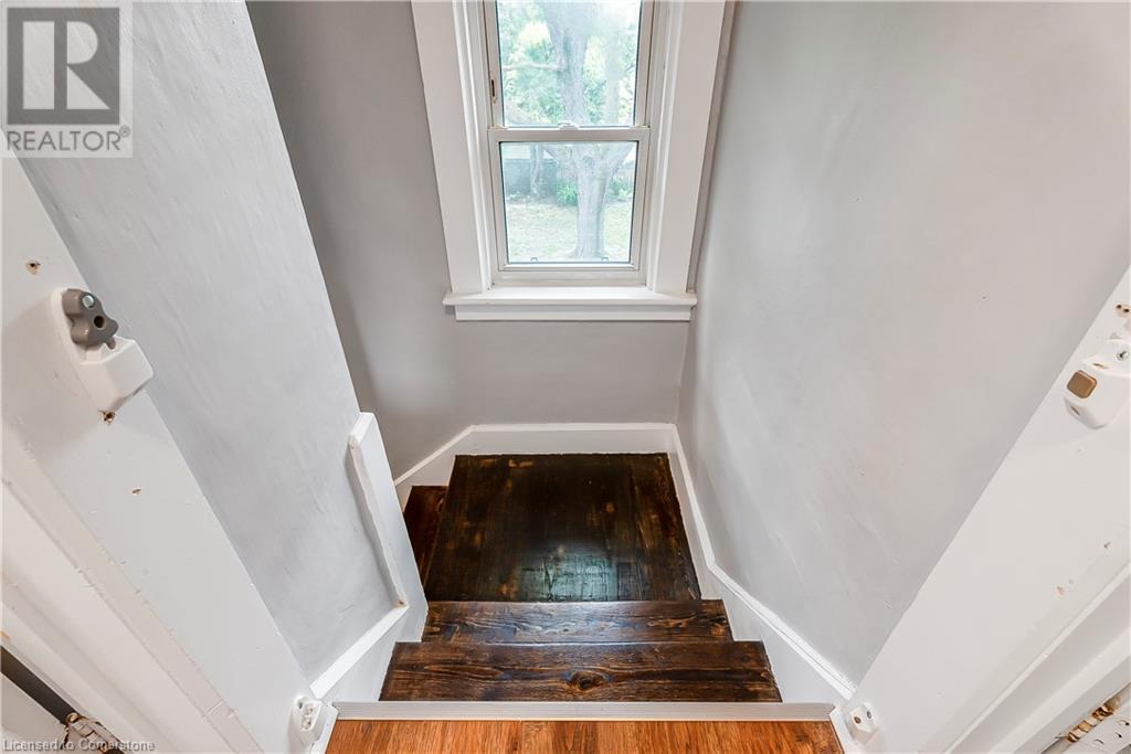 35 Moore Avenue N, Waterloo, Ontario  N2J 3E4 - Photo 12 - 40745453