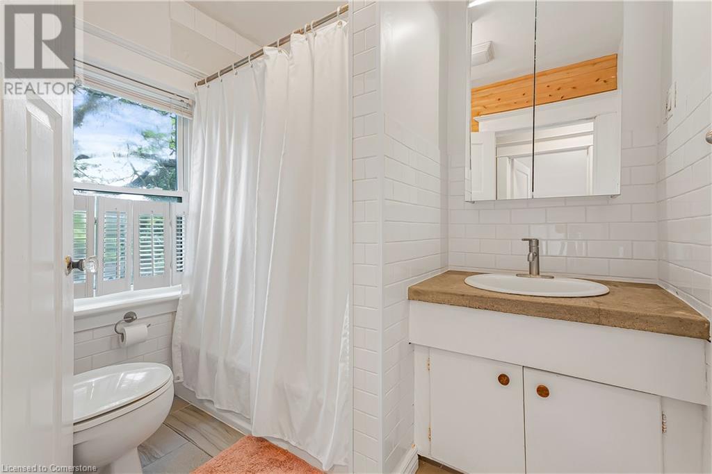 35 Moore Avenue N, Waterloo, Ontario  N2J 3E4 - Photo 20 - 40745453