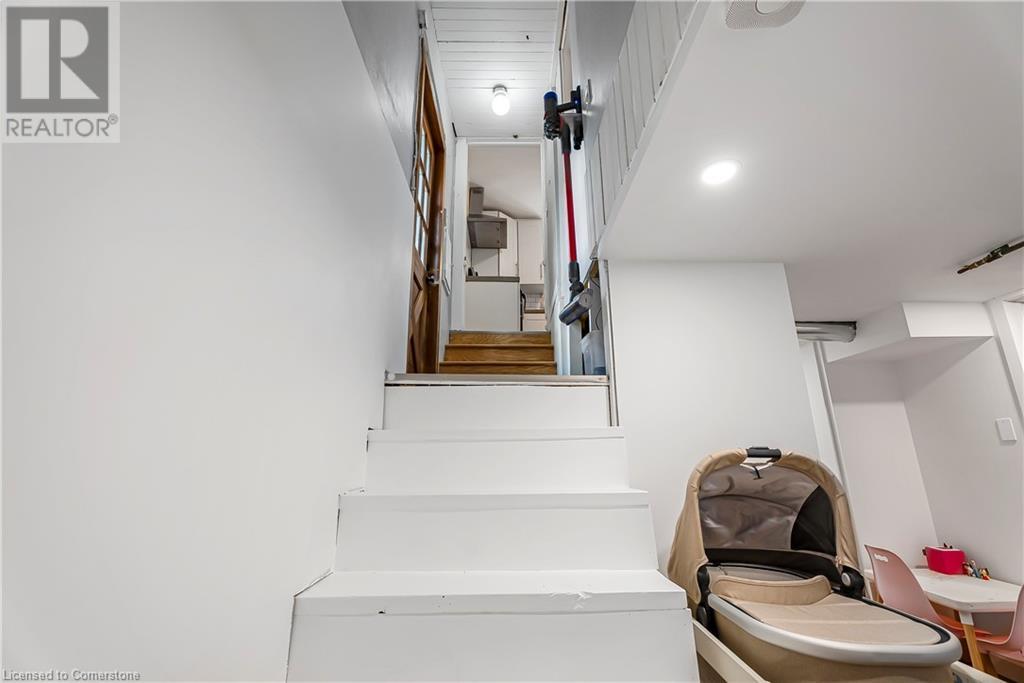 35 Moore Avenue N, Waterloo, Ontario  N2J 3E4 - Photo 22 - 40745453