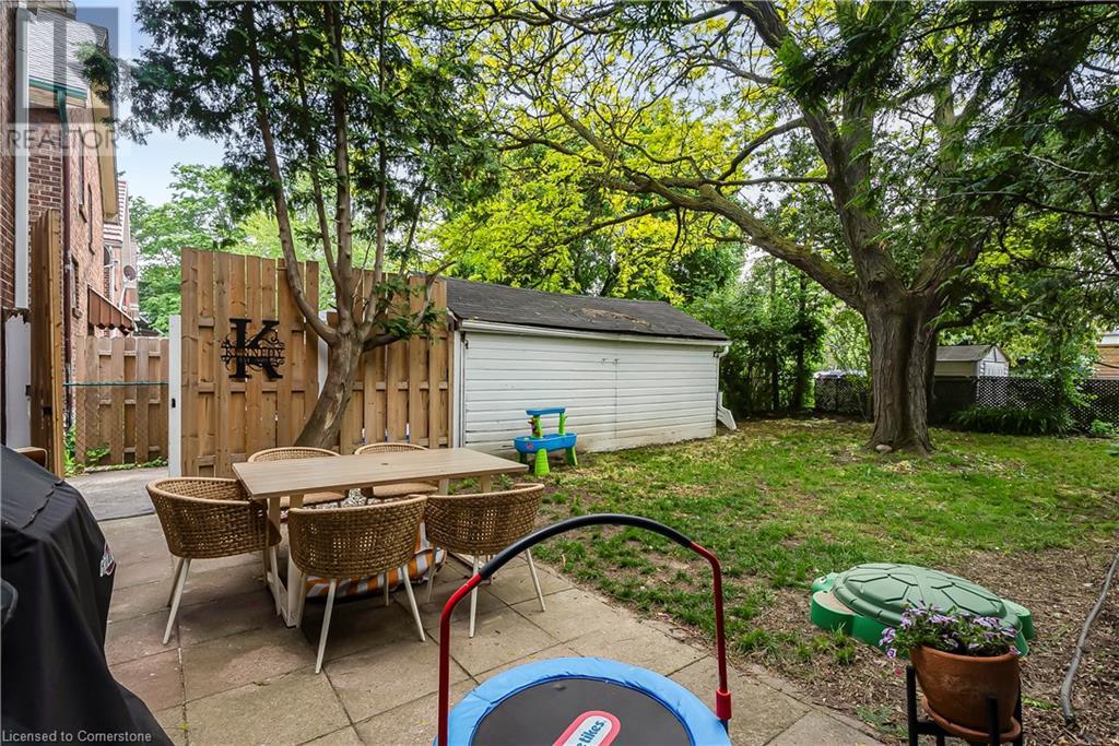35 Moore Avenue N, Waterloo, Ontario  N2J 3E4 - Photo 31 - 40745453