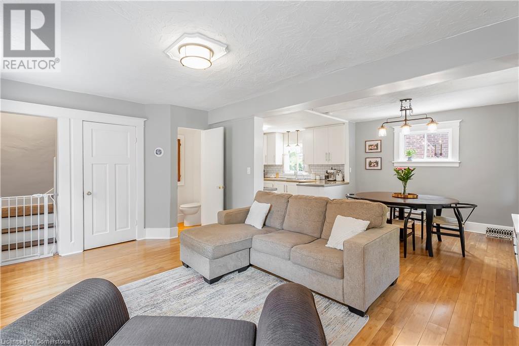 35 Moore Avenue N, Waterloo, Ontario  N2J 3E4 - Photo 4 - 40745453