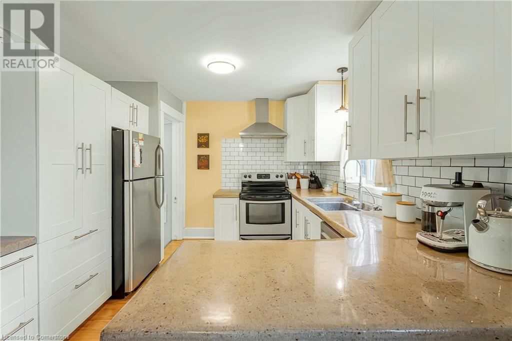35 Moore Avenue N, Waterloo, Ontario  N2J 3E4 - Photo 7 - 40745453
