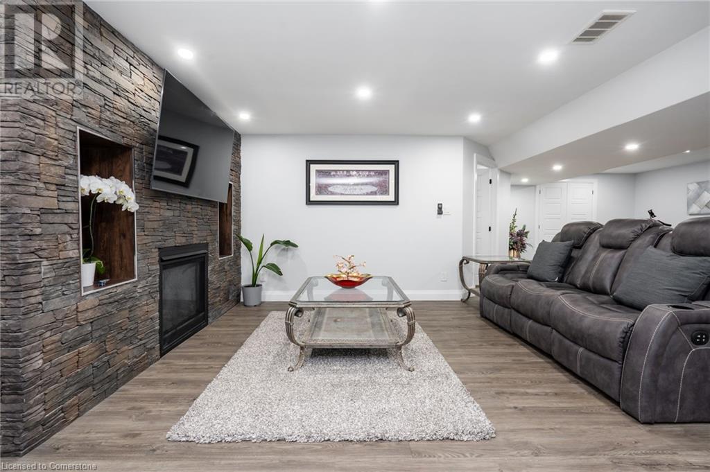 920 River Ridge Court, Kitchener, Ontario  N2A 0H2 - Photo 37 - 40745426