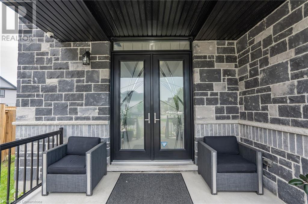 920 River Ridge Court, Kitchener, Ontario  N2A 0H2 - Photo 4 - 40745426