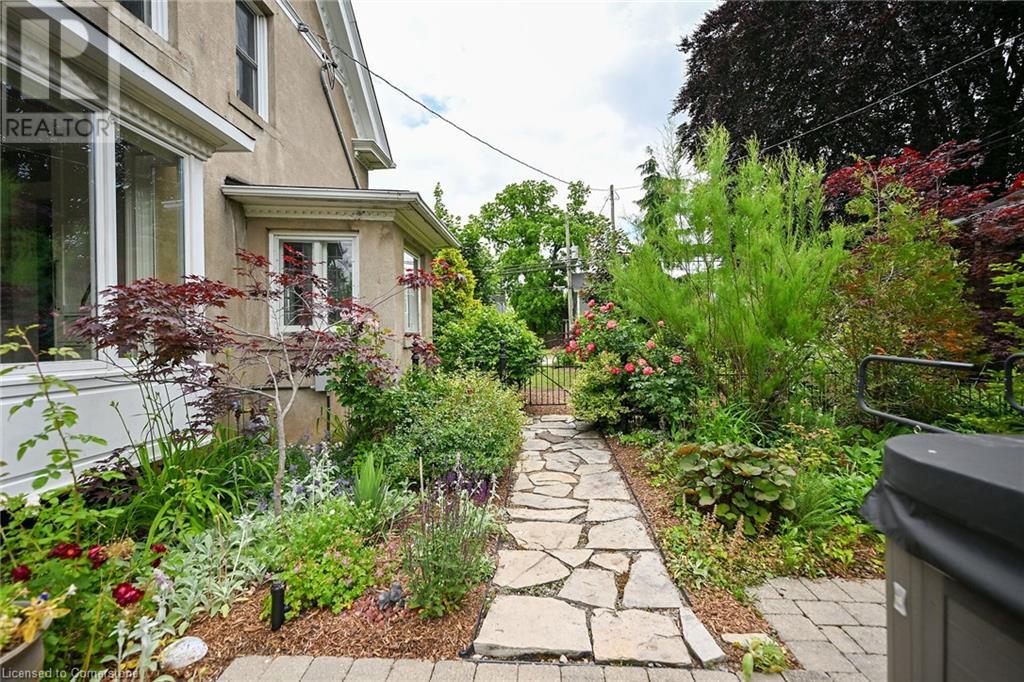 14 Robinson Street S, Grimsby, Ontario  L3M 3C4 - Photo 35 - 40744823