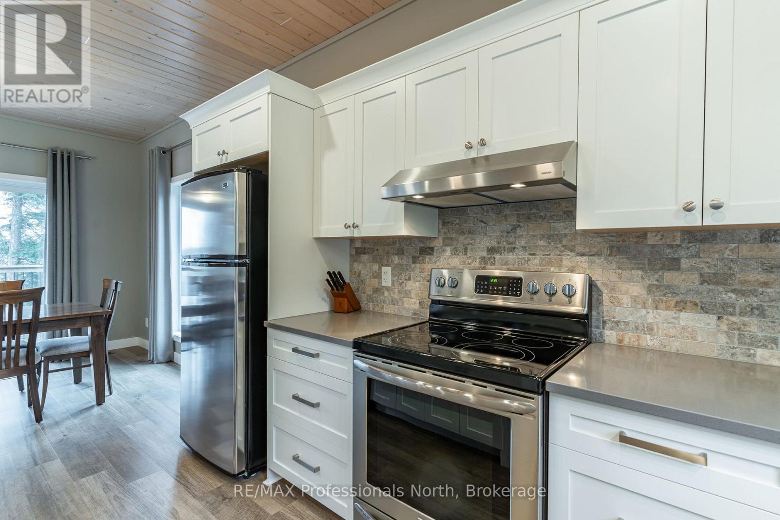 5997 Kennisis Lake Road, Dysart Et Al, Ontario  K0M 1S0 - Photo 12 - X12247793