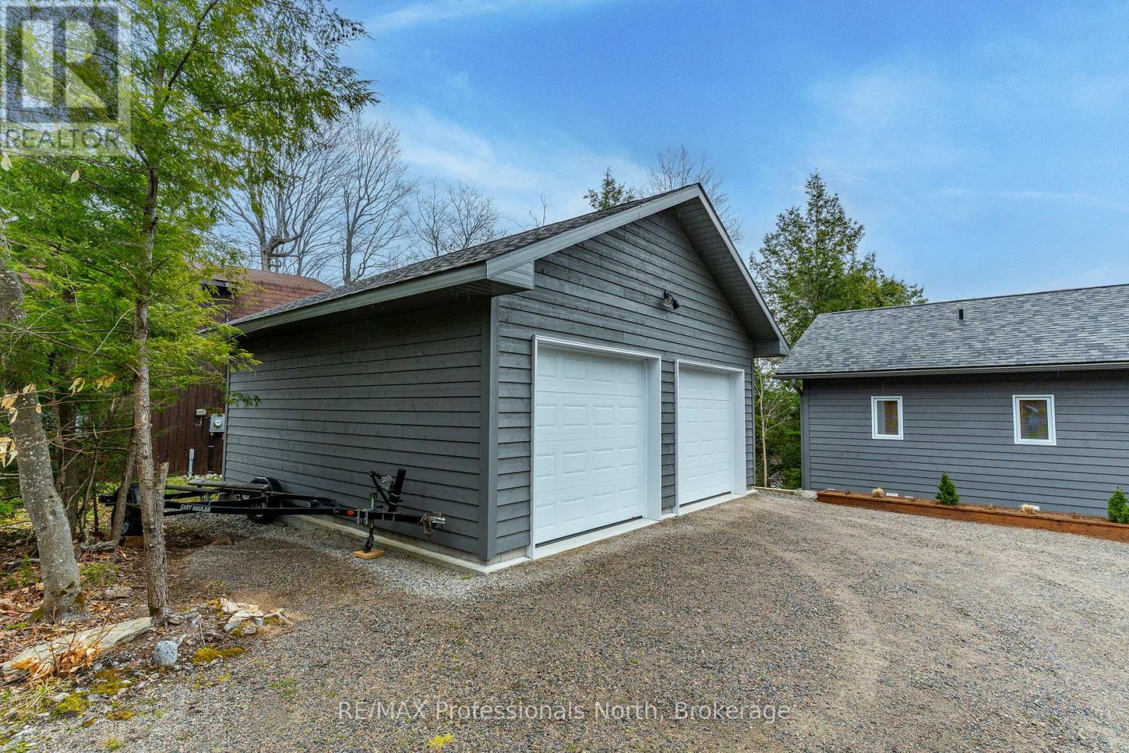 5997 Kennisis Lake Road, Dysart Et Al, Ontario  K0M 1S0 - Photo 35 - X12247793