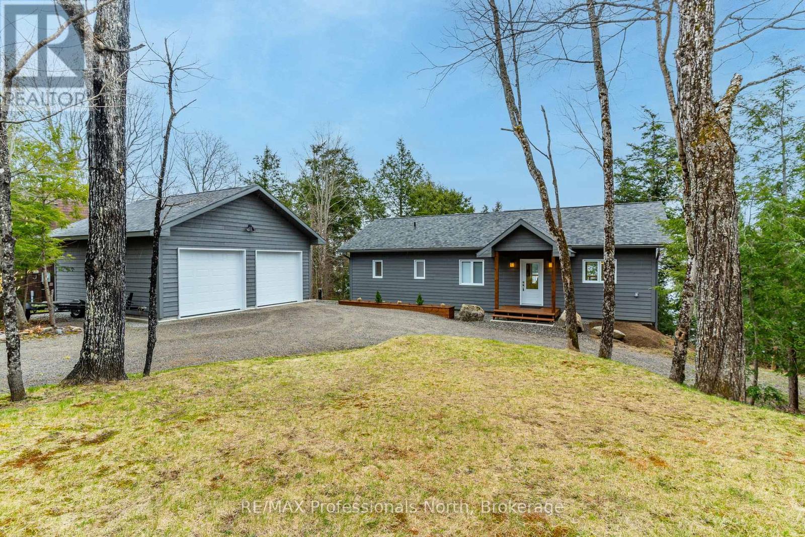 5997 Kennisis Lake Road, Dysart Et Al, Ontario  K0M 1S0 - Photo 5 - X12247793