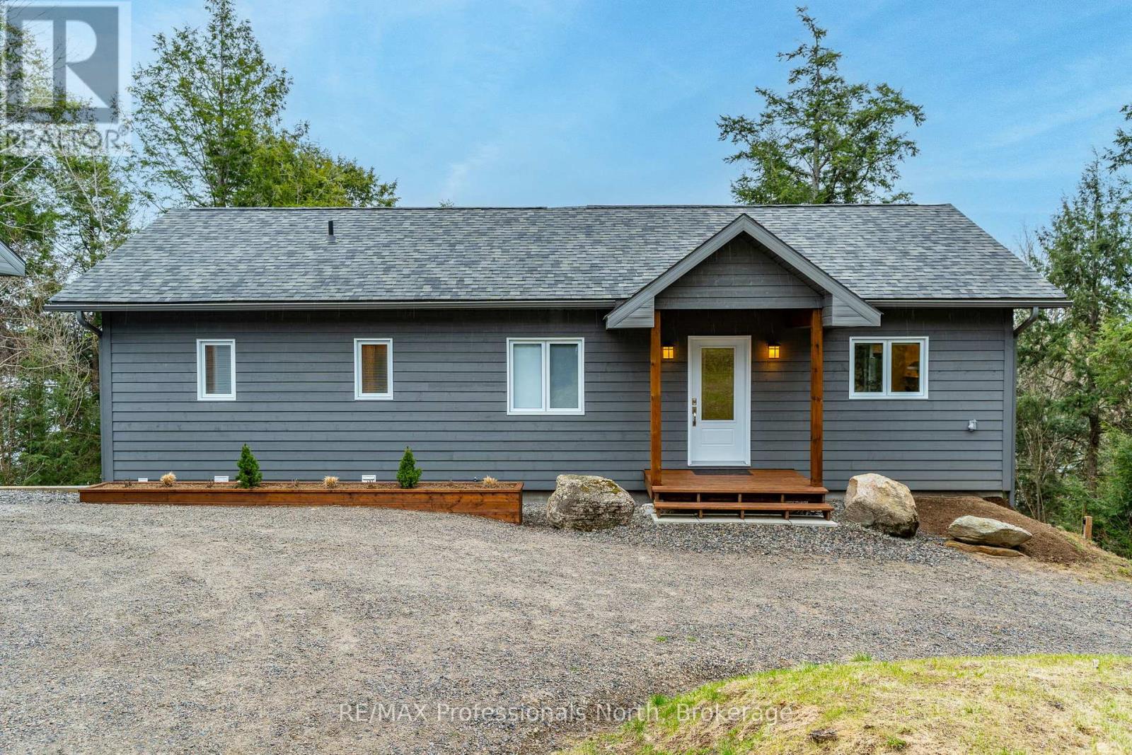 5997 Kennisis Lake Road, Dysart Et Al, Ontario  K0M 1S0 - Photo 6 - X12247793