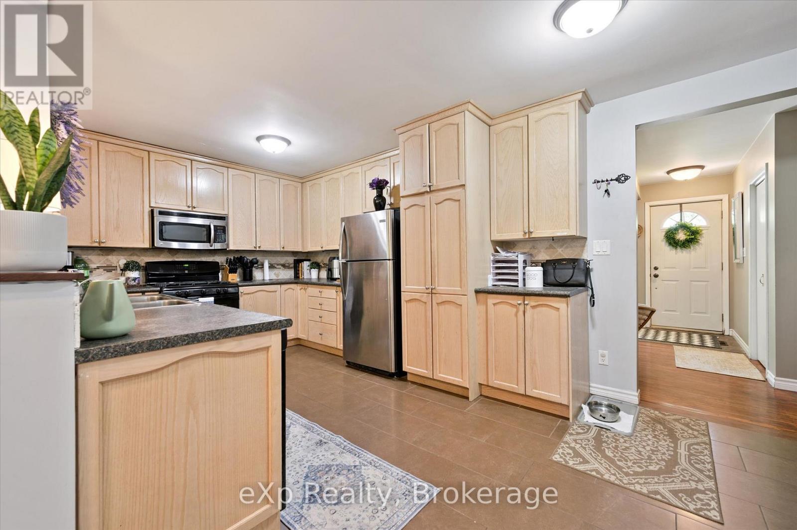 550 Elora Street, Centre Wellington, Ontario  N1M 1Y8 - Photo 10 - X12247848