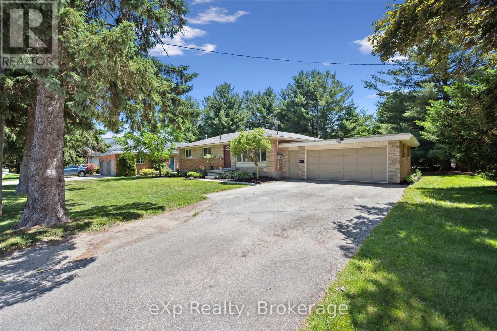 550 Elora Street, Centre Wellington, Ontario  N1M 1Y8 - Photo 4 - X12247848