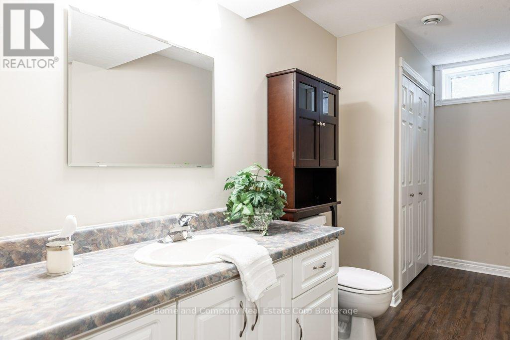 256 Boyce Street, Perth South, Ontario  N0K 1X0 - Photo 32 - X12247880