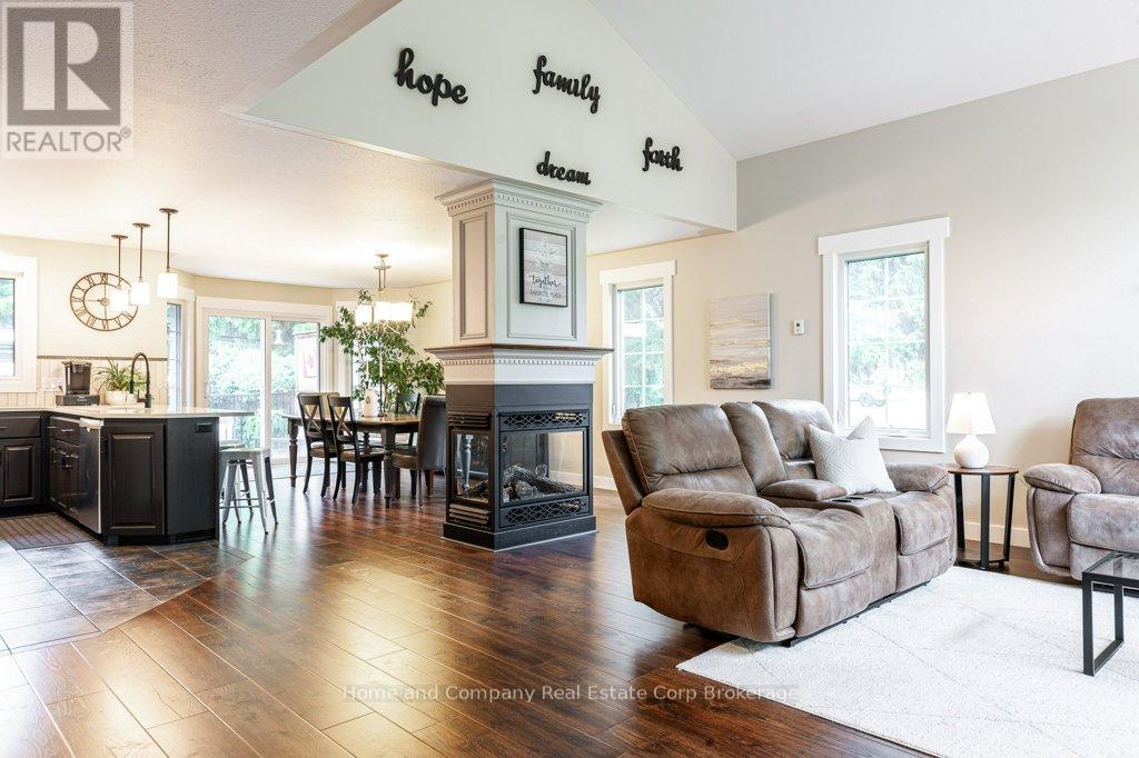 256 Boyce Street, Perth South, Ontario  N0K 1X0 - Photo 7 - X12247880