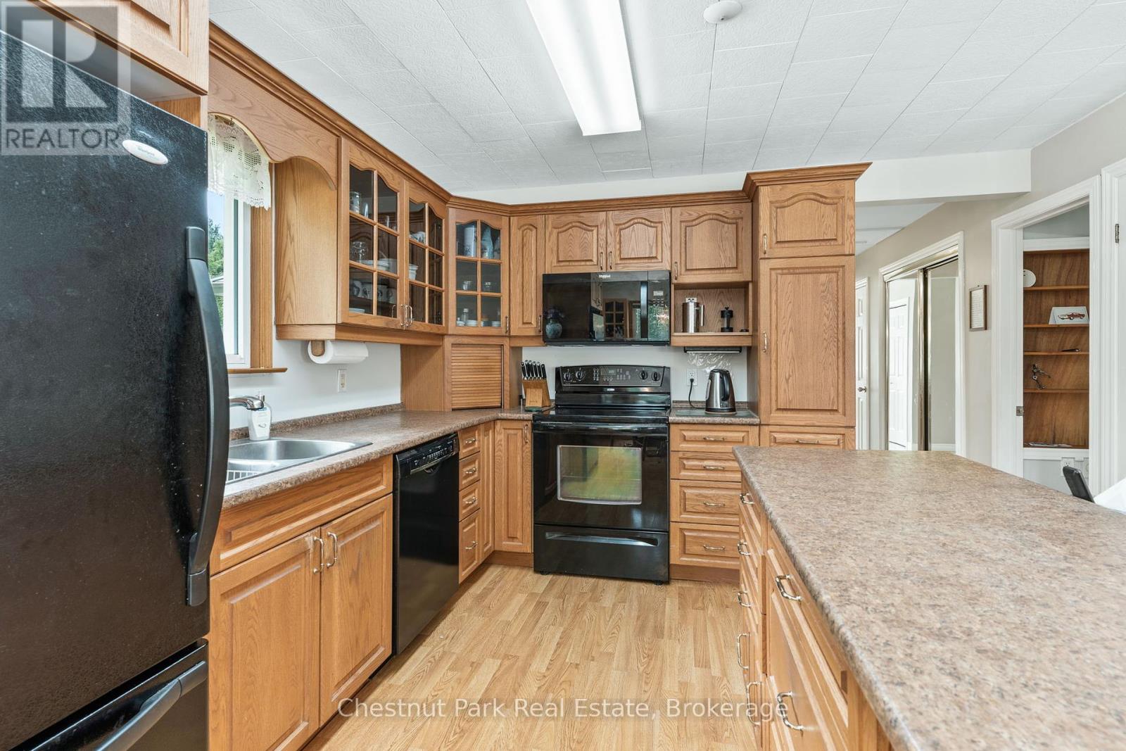 1054 Green Lake Road, Algonquin Highlands, Ontario  K0M 1J1 - Photo 12 - X12247900