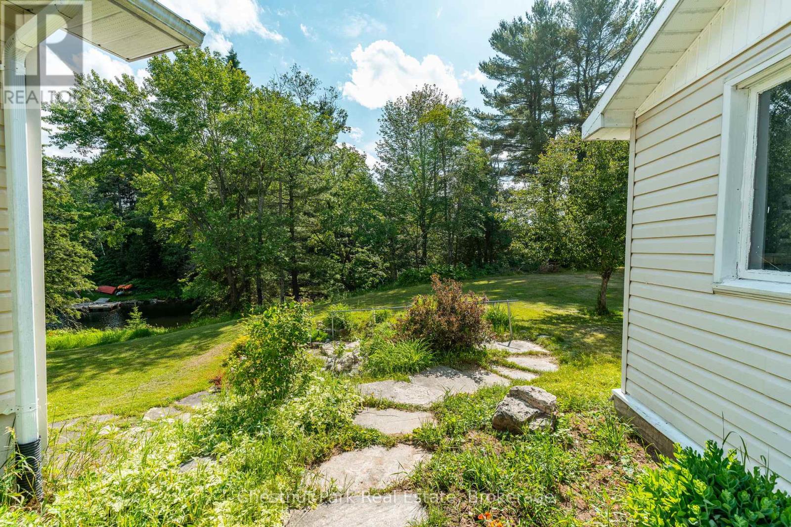 1054 Green Lake Road, Algonquin Highlands, Ontario  K0M 1J1 - Photo 31 - X12247900