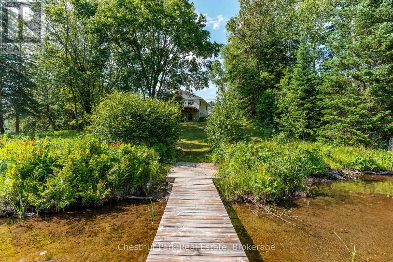 1054 Green Lake Road, Algonquin Highlands, Ontario  K0M 1J1 - Photo 38 - X12247900