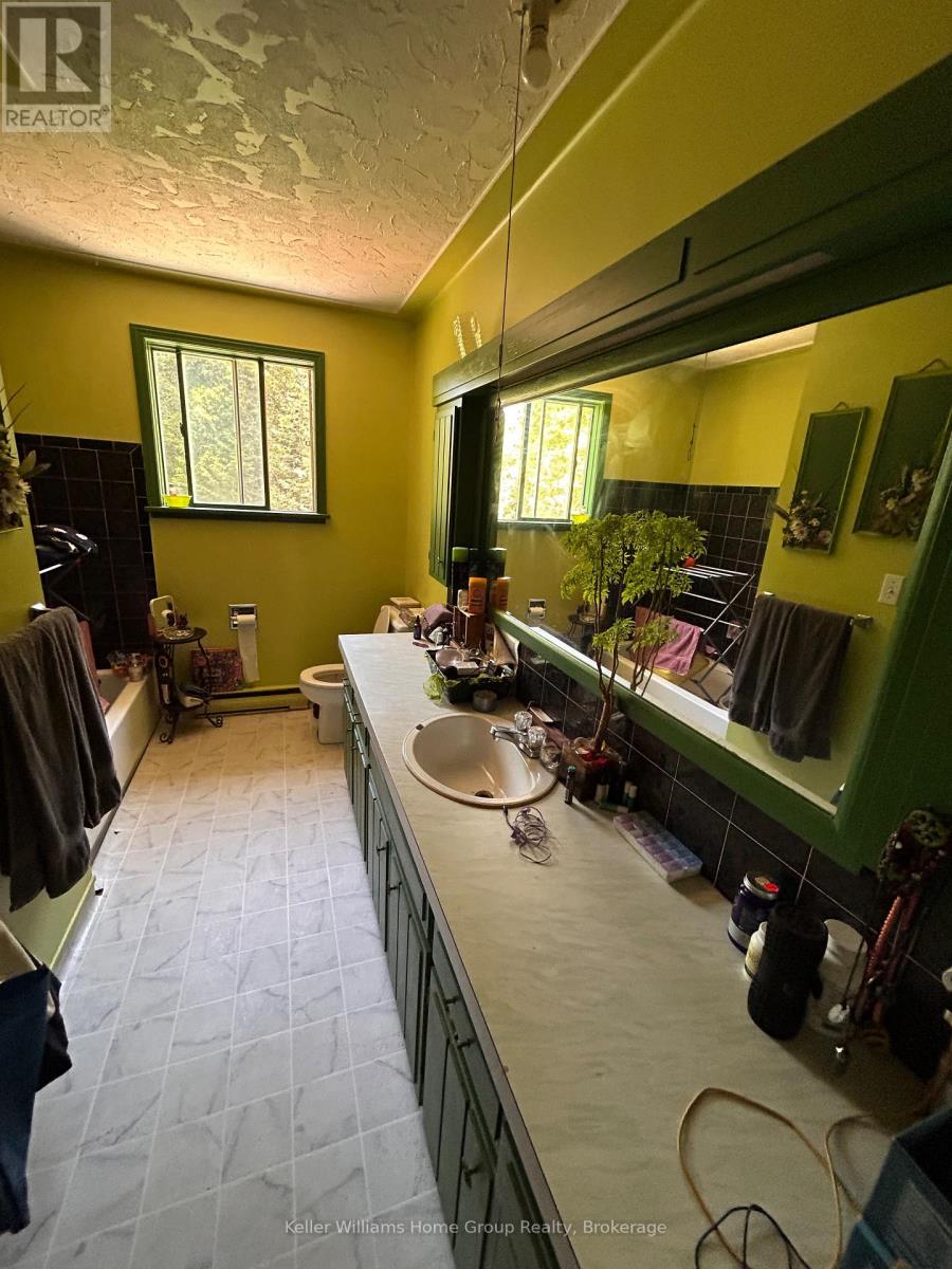 135431 9th Line, Grey Highlands, Ontario  N0C 1H0 - Photo 20 - X12248073