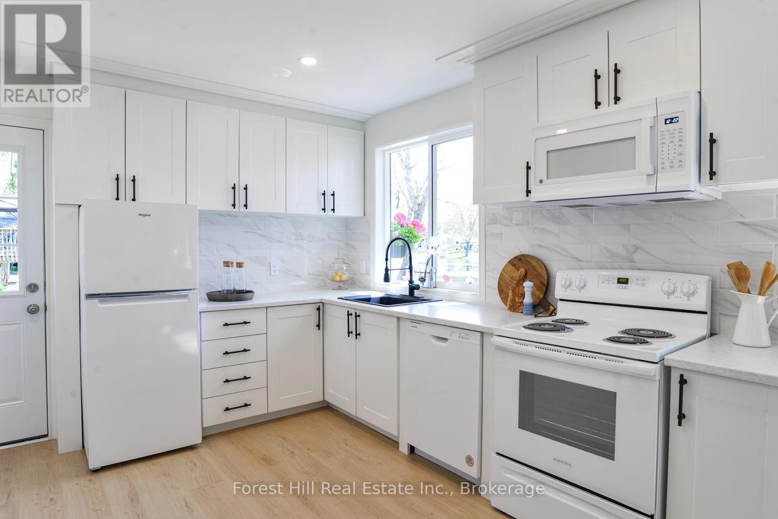 1036 Bagley Road, Gravenhurst, Ontario  P0E 1N0 - Photo 8 - X12248136