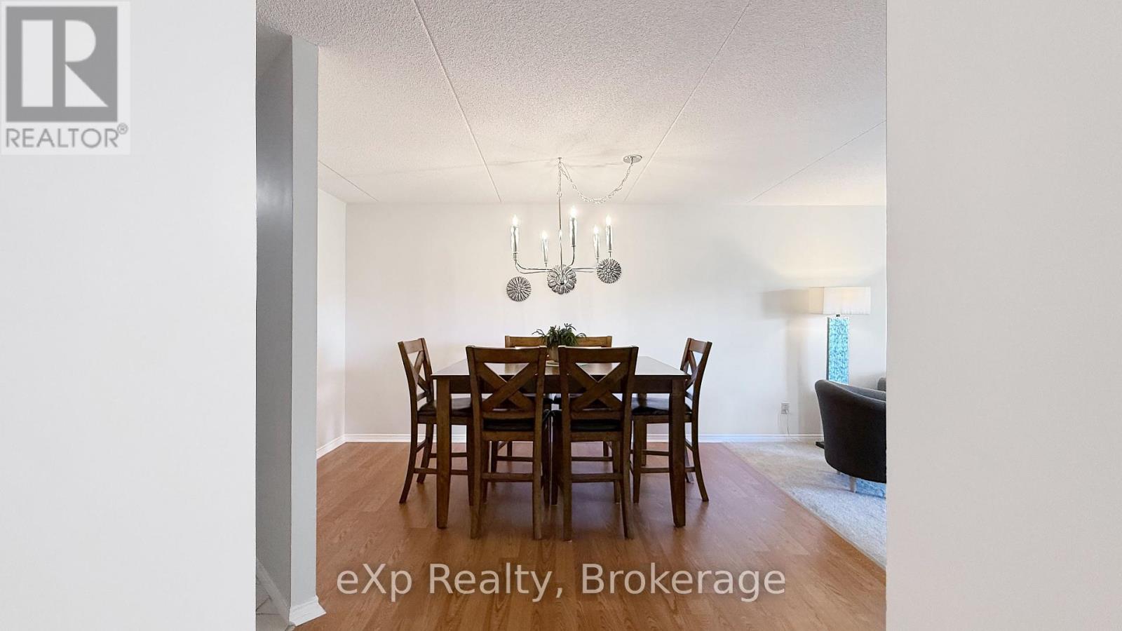 404 - 536 11th Avenue W, Hanover, Ontario  N4N 2S4 - Photo 13 - X12248283