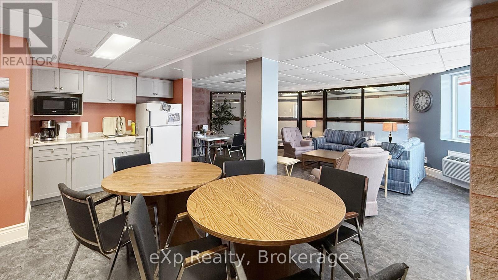 404 - 536 11th Avenue W, Hanover, Ontario  N4N 2S4 - Photo 22 - X12248283