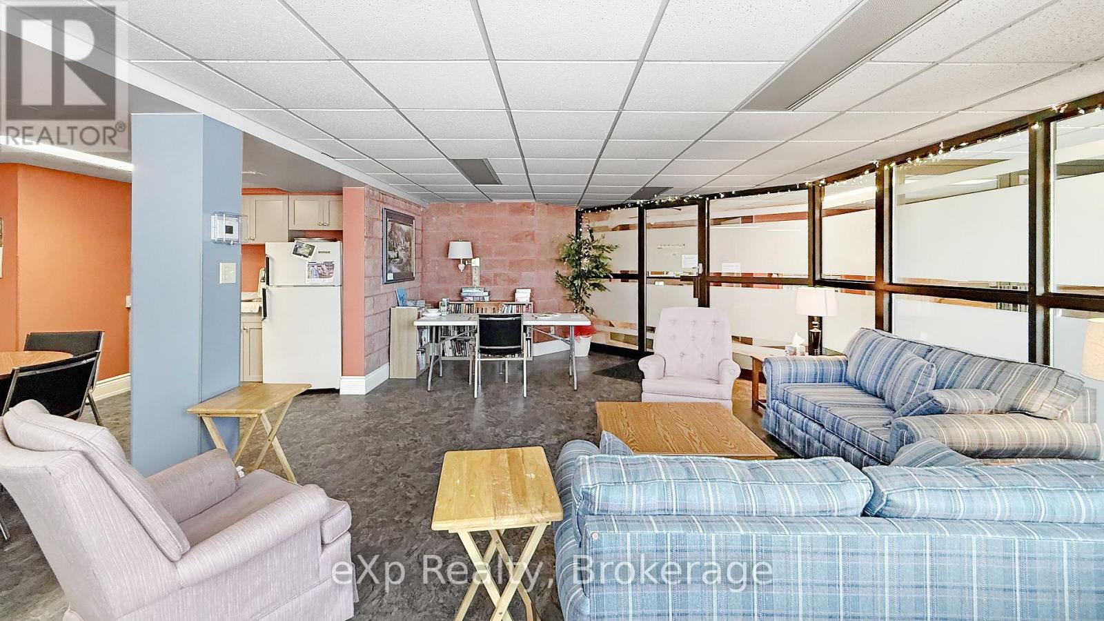 404 - 536 11th Avenue W, Hanover, Ontario  N4N 2S4 - Photo 23 - X12248283