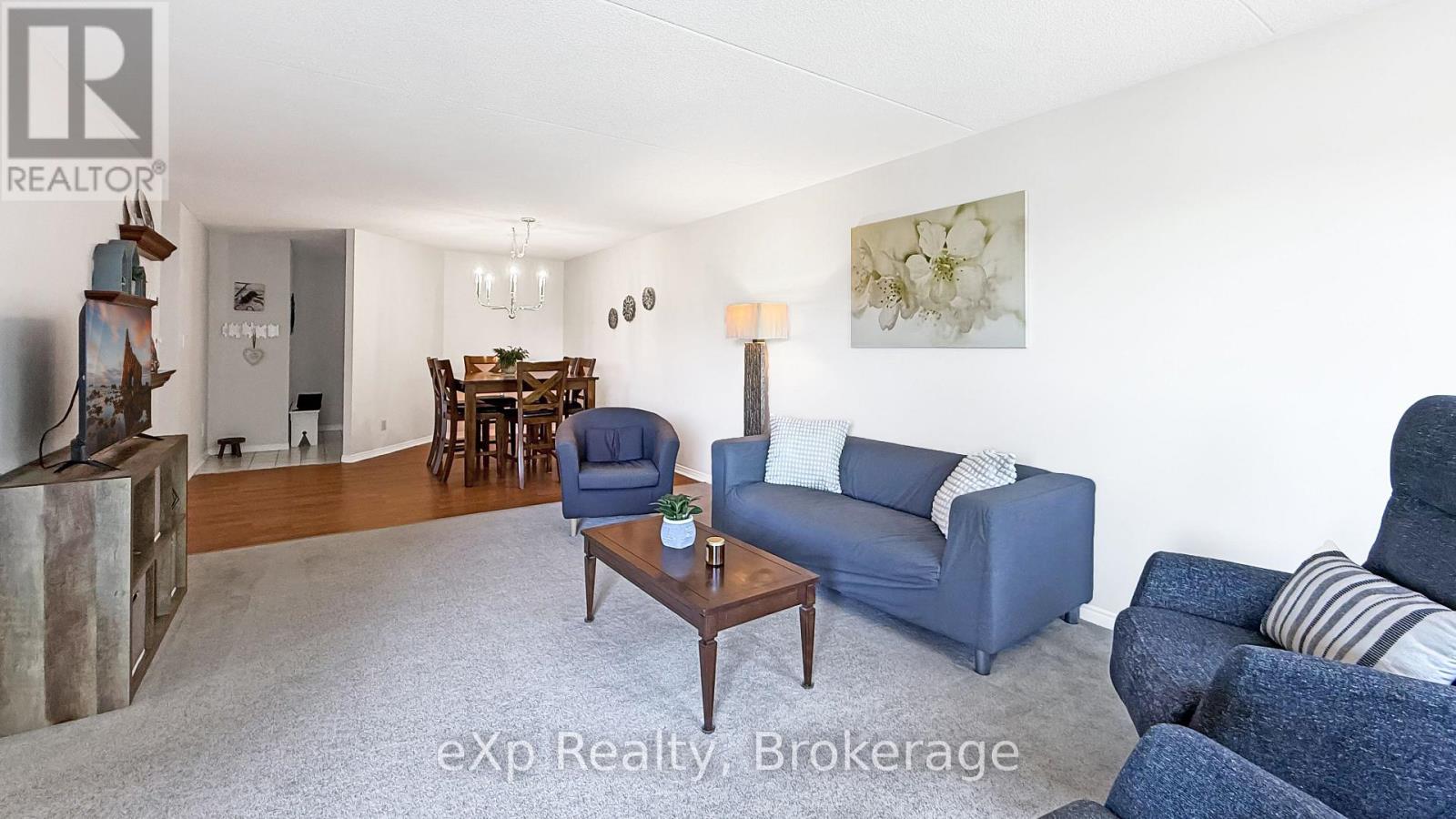 404 - 536 11th Avenue W, Hanover, Ontario  N4N 2S4 - Photo 6 - X12248283
