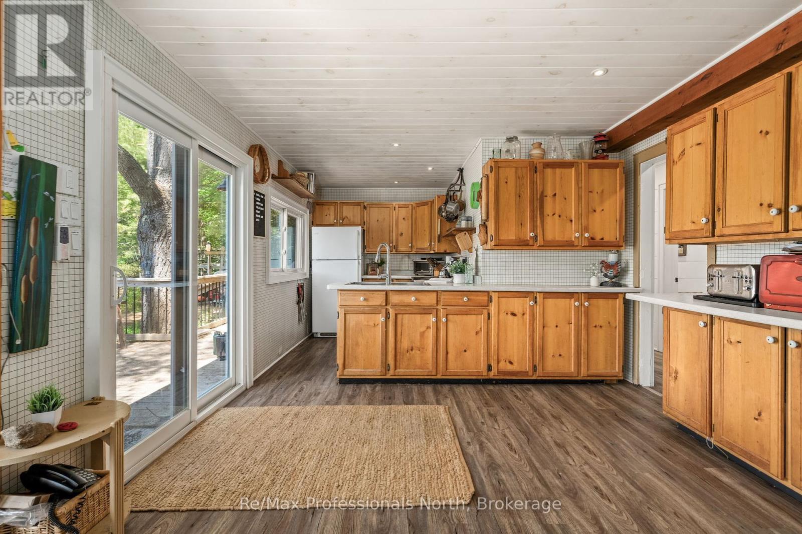 61 Island 26lm Island, Gravenhurst, Ontario  P1P 1R2 - Photo 23 - X12248392