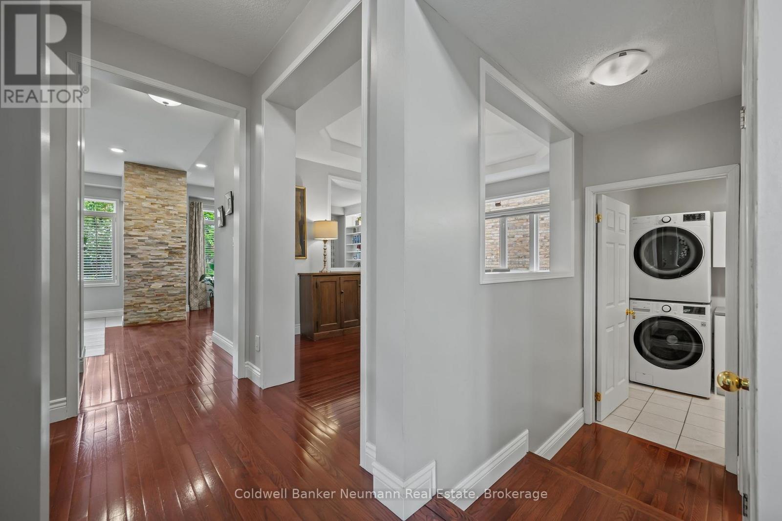 227 Valmont Court, Hamilton, Ontario  L9G 5A1 - Photo 14 - X12248493
