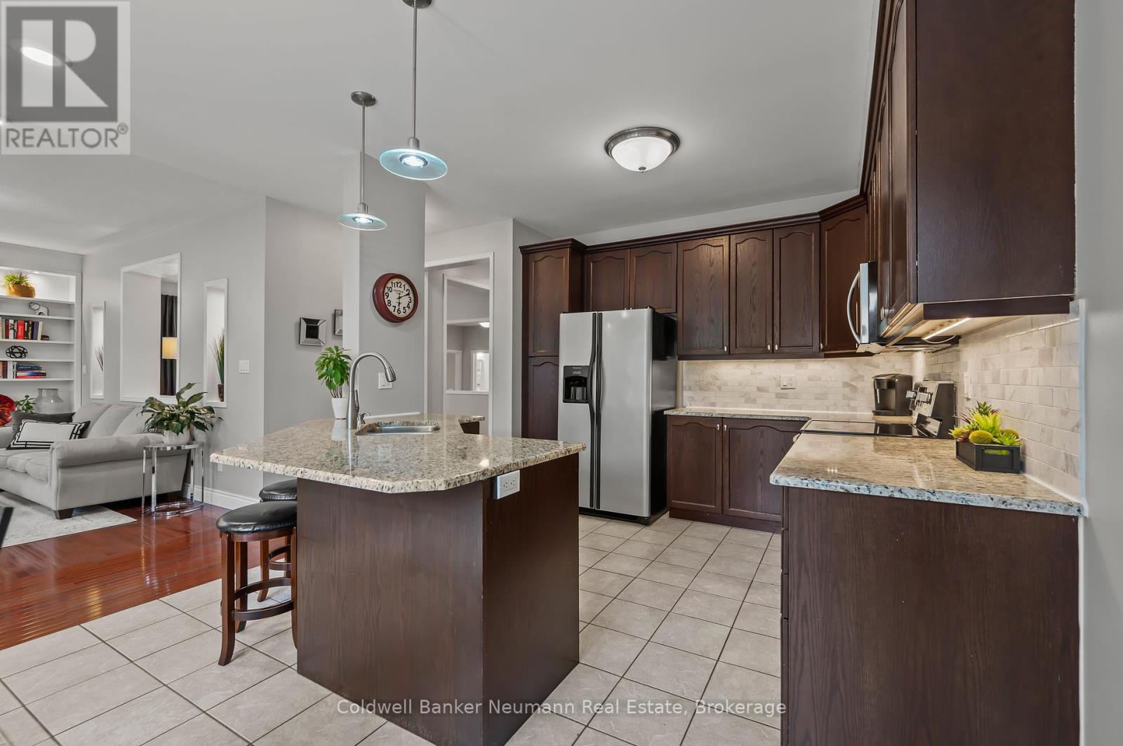 227 Valmont Court, Hamilton, Ontario  L9G 5A1 - Photo 20 - X12248493