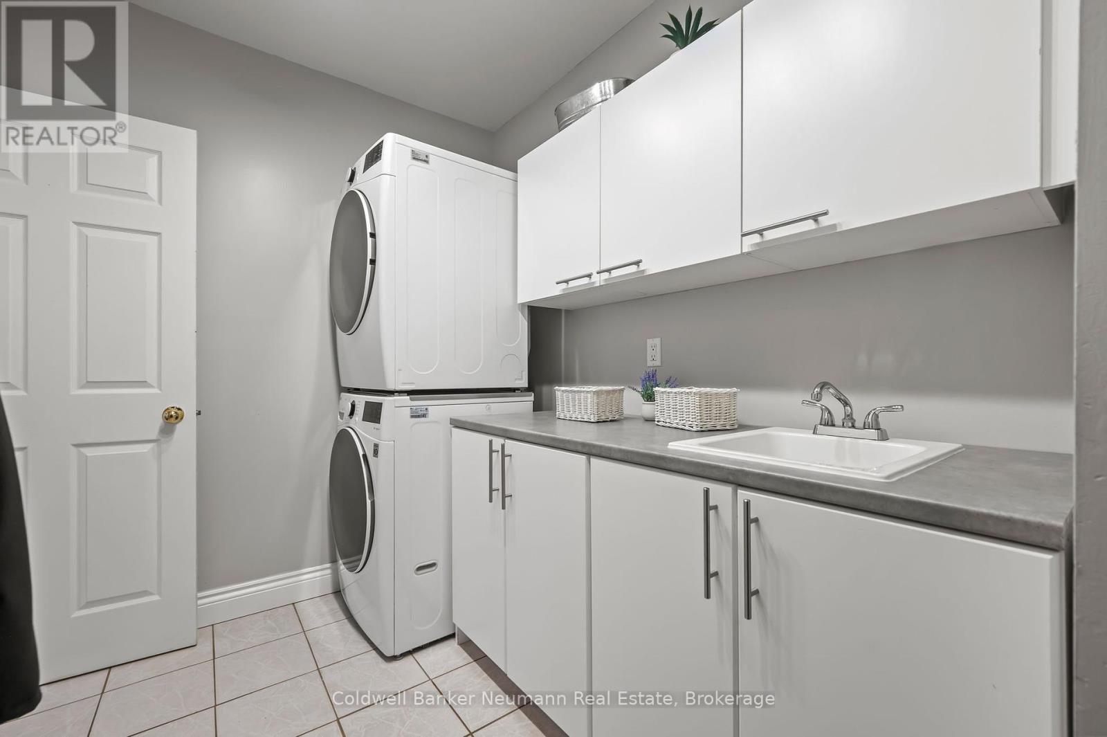 227 Valmont Court, Hamilton, Ontario  L9G 5A1 - Photo 23 - X12248493