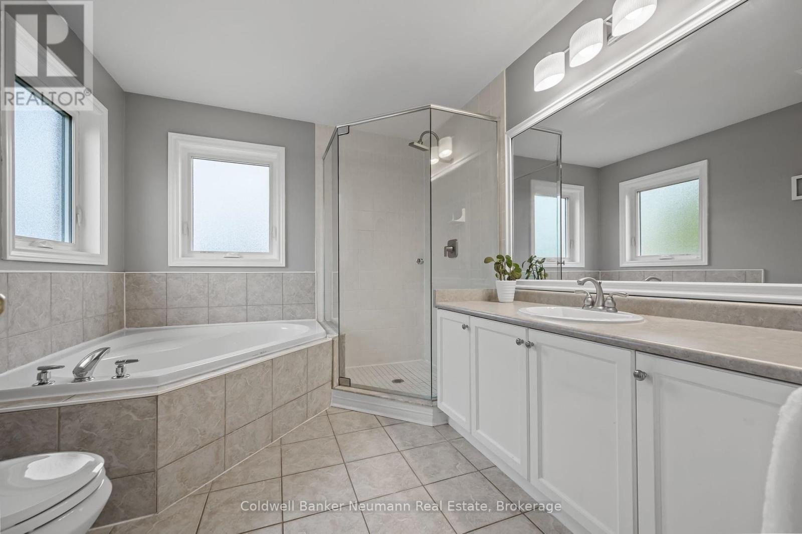 227 Valmont Court, Hamilton, Ontario  L9G 5A1 - Photo 28 - X12248493