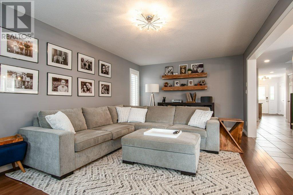 58 Fraser Drive, Stratford, Ontario  N5A 0C7 - Photo 11 - X12248497