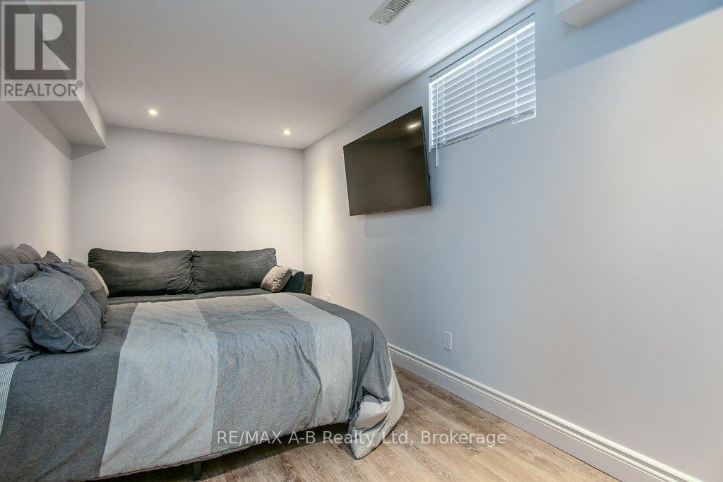 58 Fraser Drive, Stratford, Ontario  N5A 0C7 - Photo 39 - X12248497