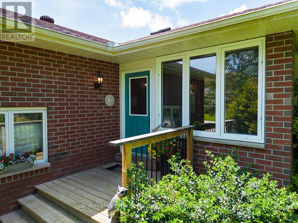 85 Pollard Drive, Meaford, Ontario  N4L 1A7 - Photo 4 - X12248509
