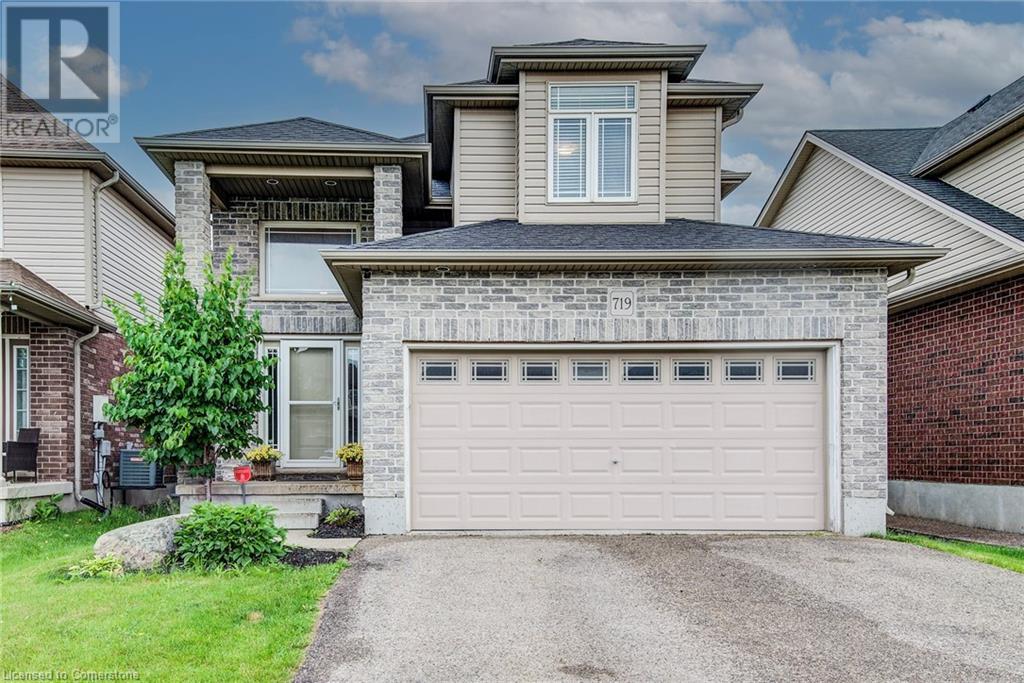 719 FRONTENAC Crescent, Woodstock, Ontario