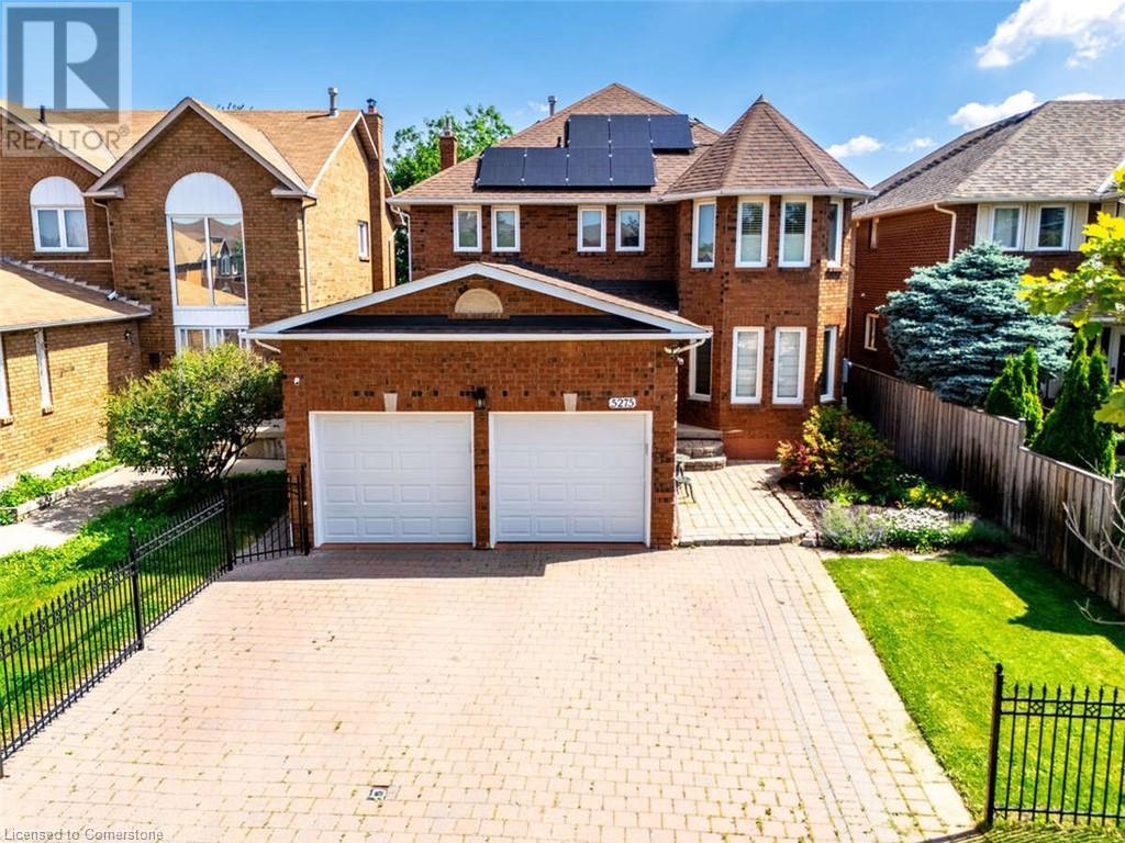5275 THORNWOOD Drive, Mississauga, Ontario