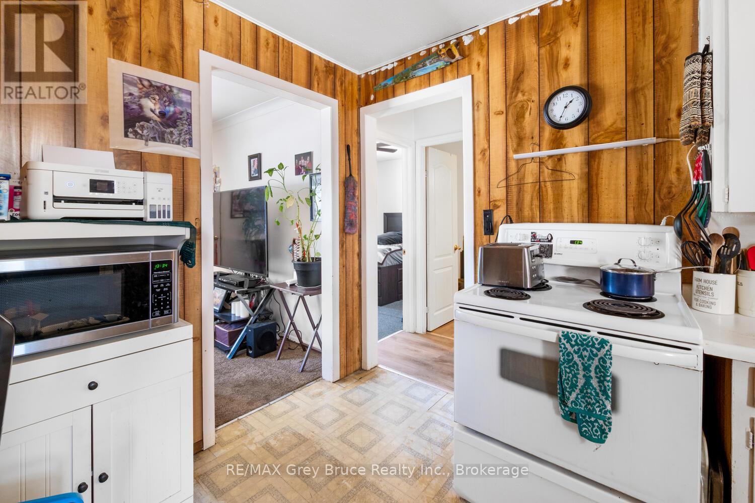 502 Bruce Street, South Bruce Peninsula, Ontario  N0H 1P0 - Photo 26 - X12248749