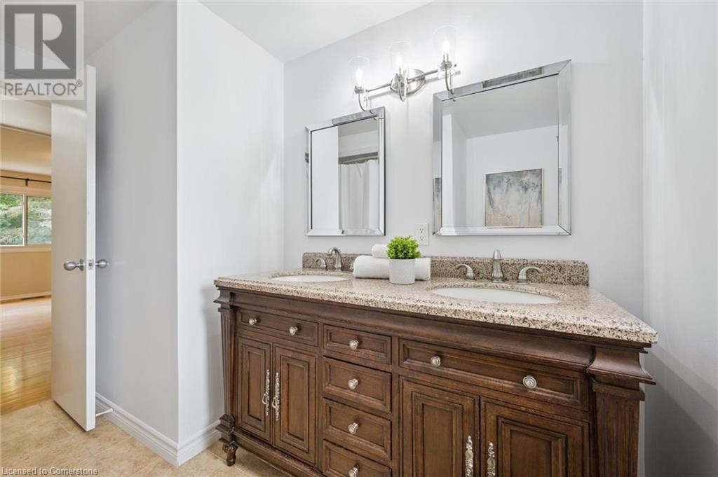 358 Craigleith Drive, Waterloo, Ontario  N2L 5B7 - Photo 36 - 40745052
