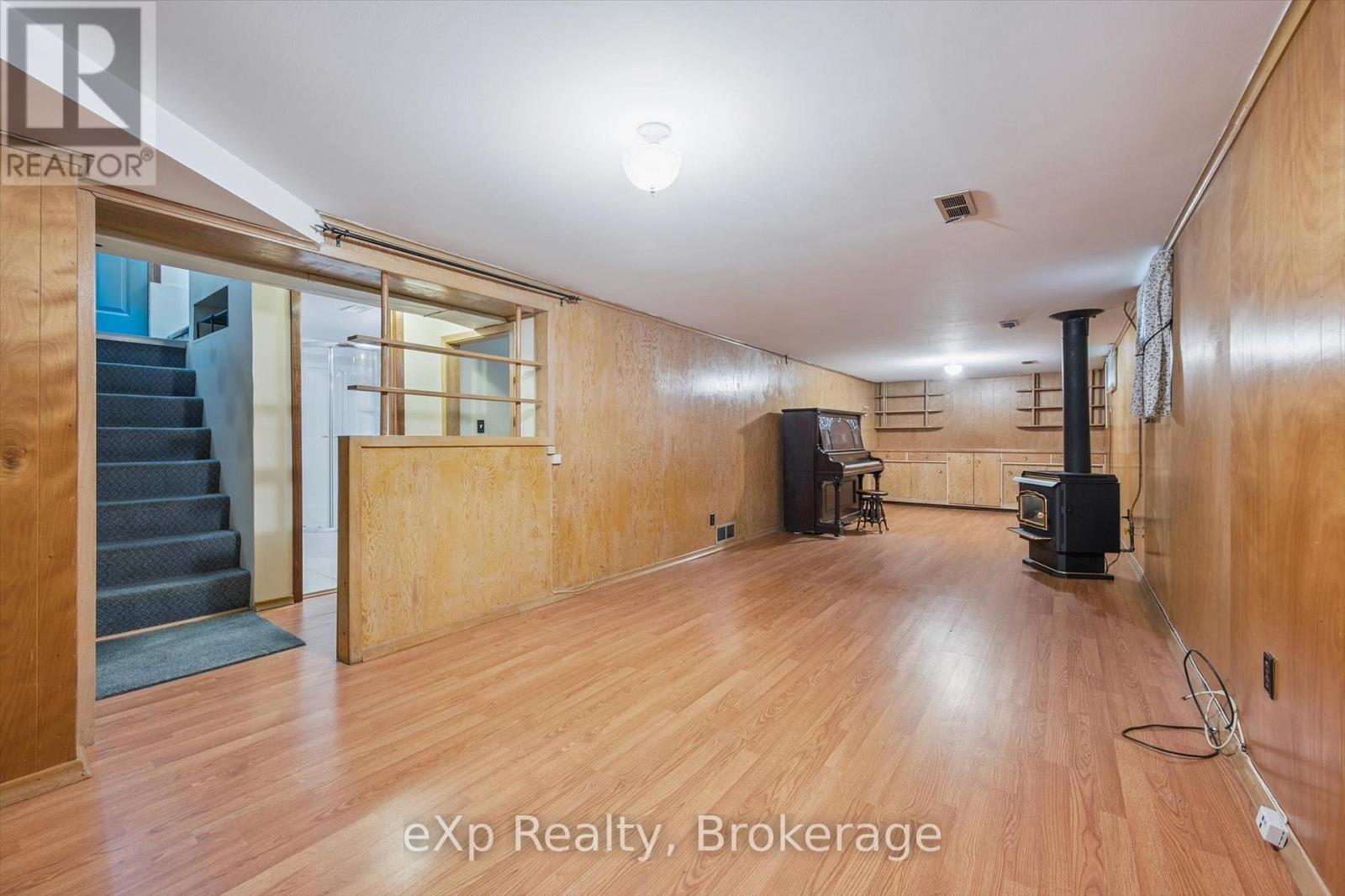 15 Balsam Drive, Guelph, Ontario  N1E 1R1 - Photo 11 - X12249002