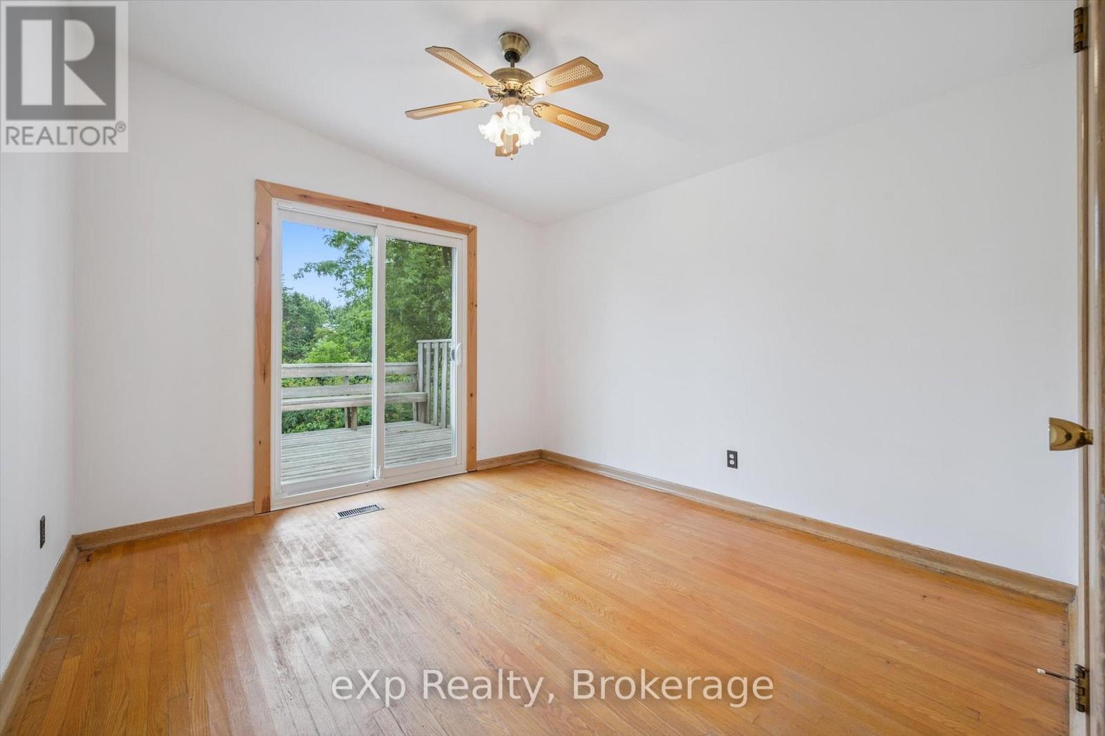 15 Balsam Drive, Guelph, Ontario  N1E 1R1 - Photo 7 - X12249002