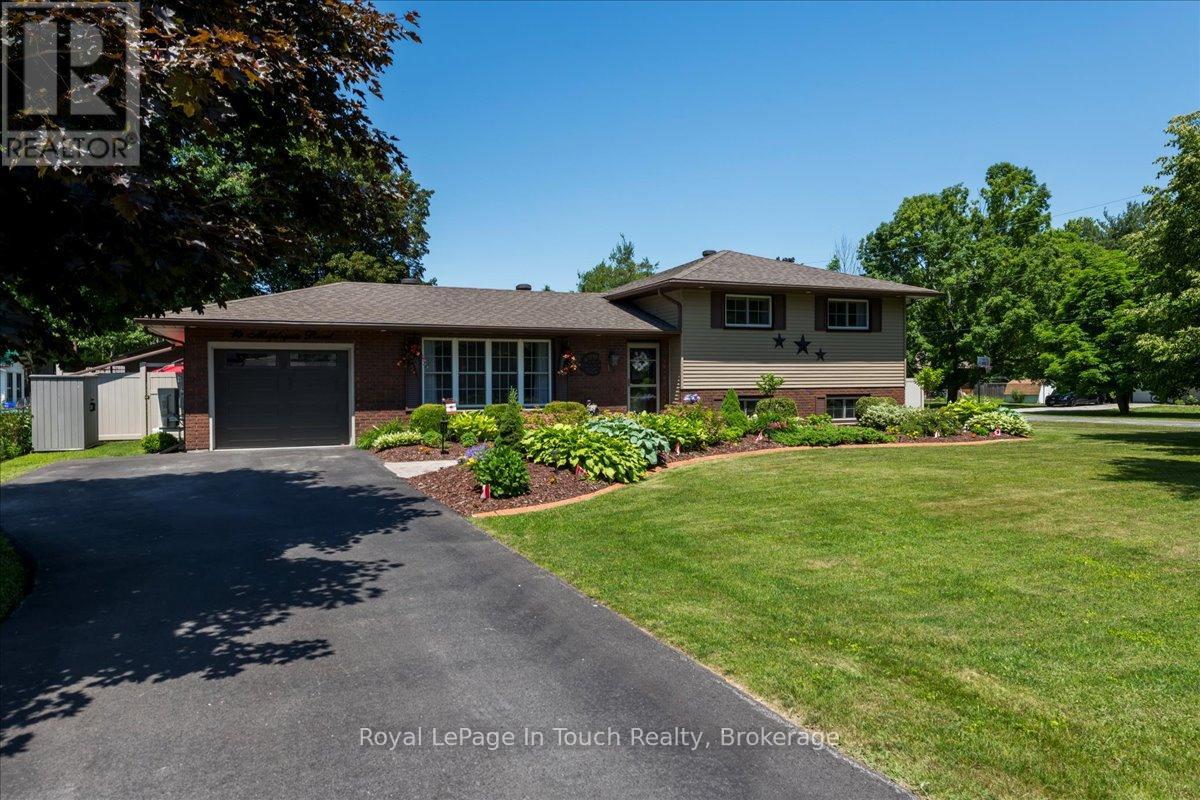 14 Maplegate Road, Tiny, Ontario  L0L 2T0 - Photo 2 - S12249027