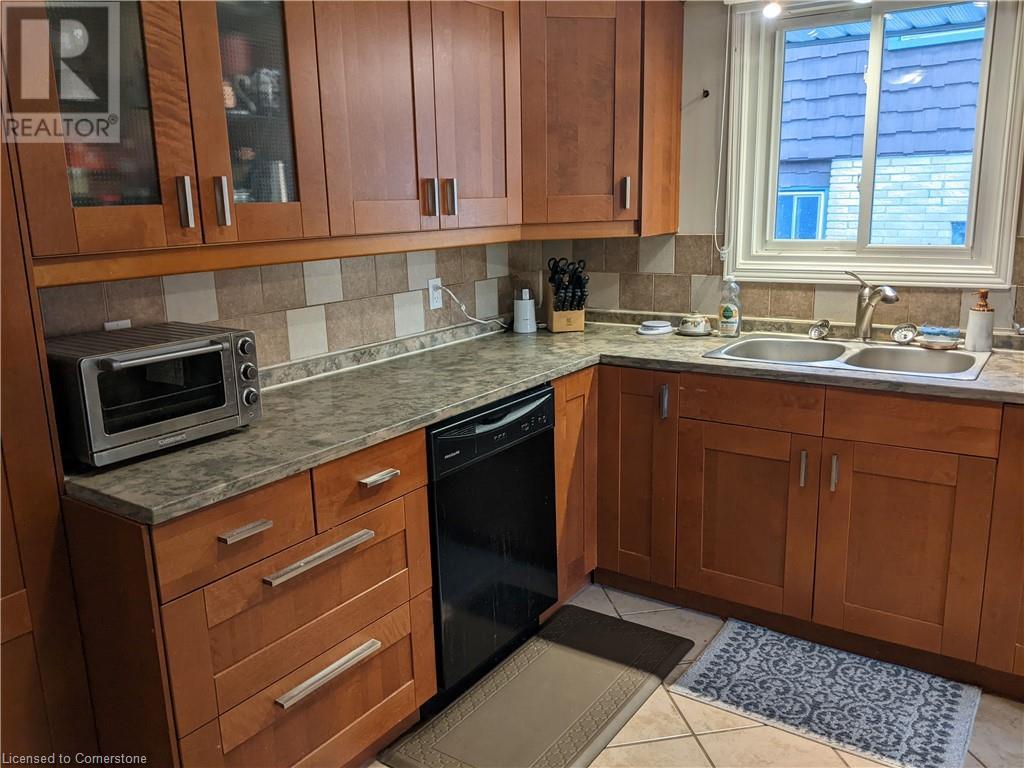 219 Southwood Drive Unit# Upper, Kitchener, Ontario  N2E 2B2 - Photo 5 - 40740645