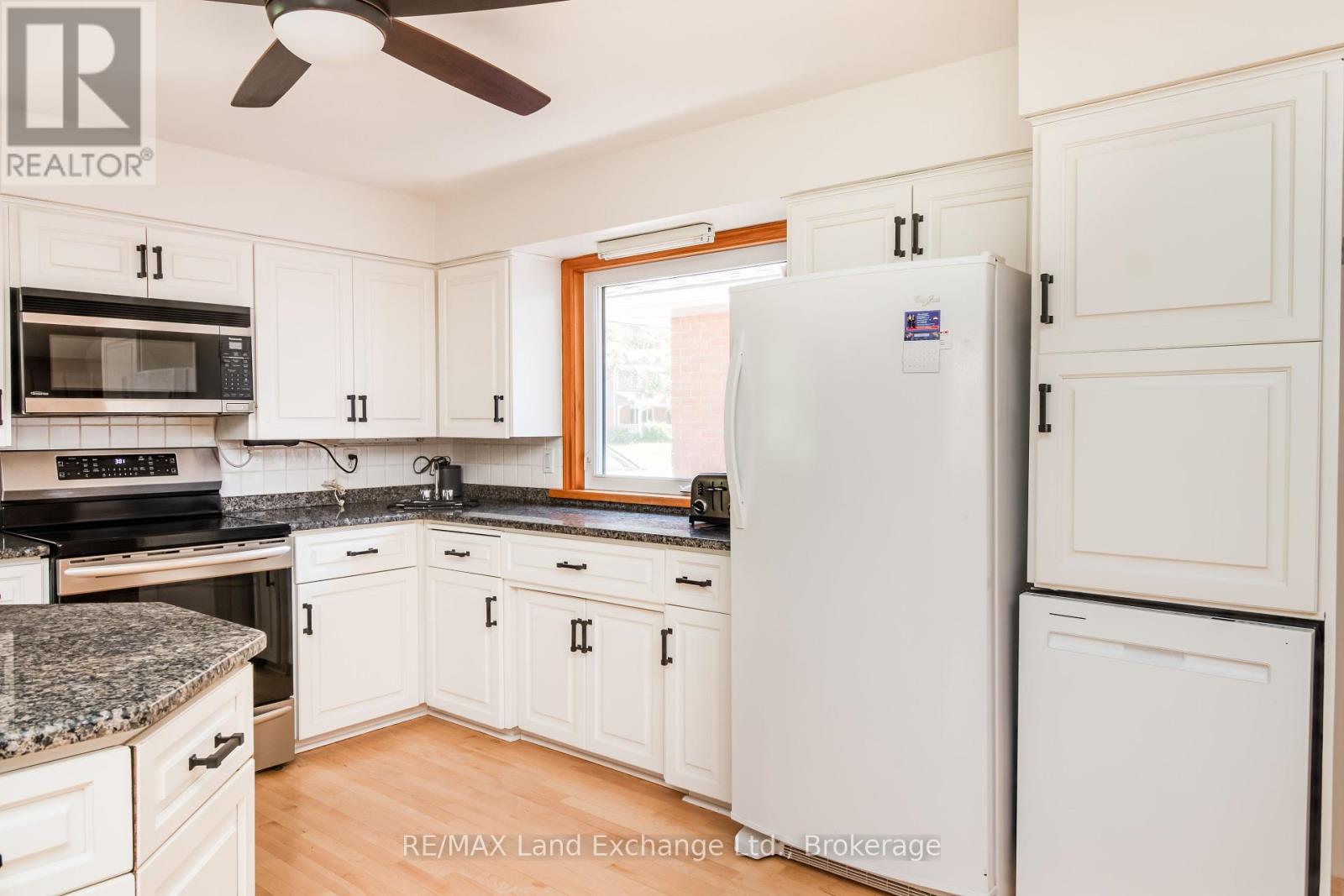 366 Waterloo Street, Saugeen Shores, Ontario  N0H 2C1 - Photo 10 - X12249042