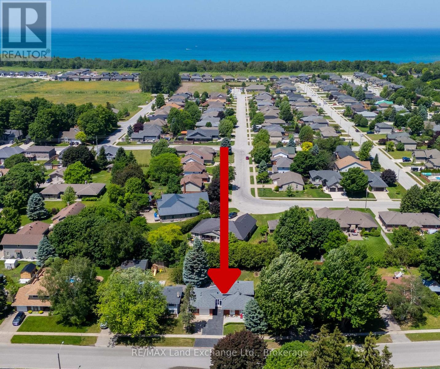 366 Waterloo Street, Saugeen Shores, Ontario  N0H 2C1 - Photo 2 - X12249042