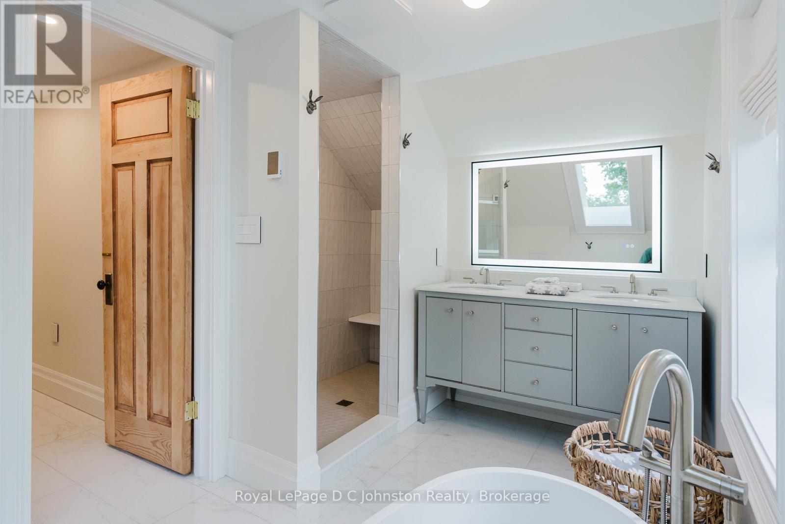 126 High Street, Saugeen Shores, Ontario  N0H 2L0 - Photo 34 - X12249052