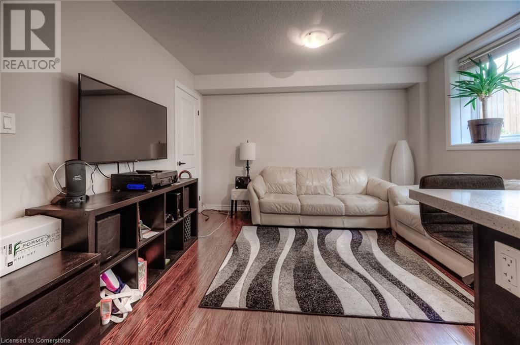 22 Emerald Avenue Unit# Basement, Kitchener, Ontario  N2A 1X5 - Photo 2 - 40740416