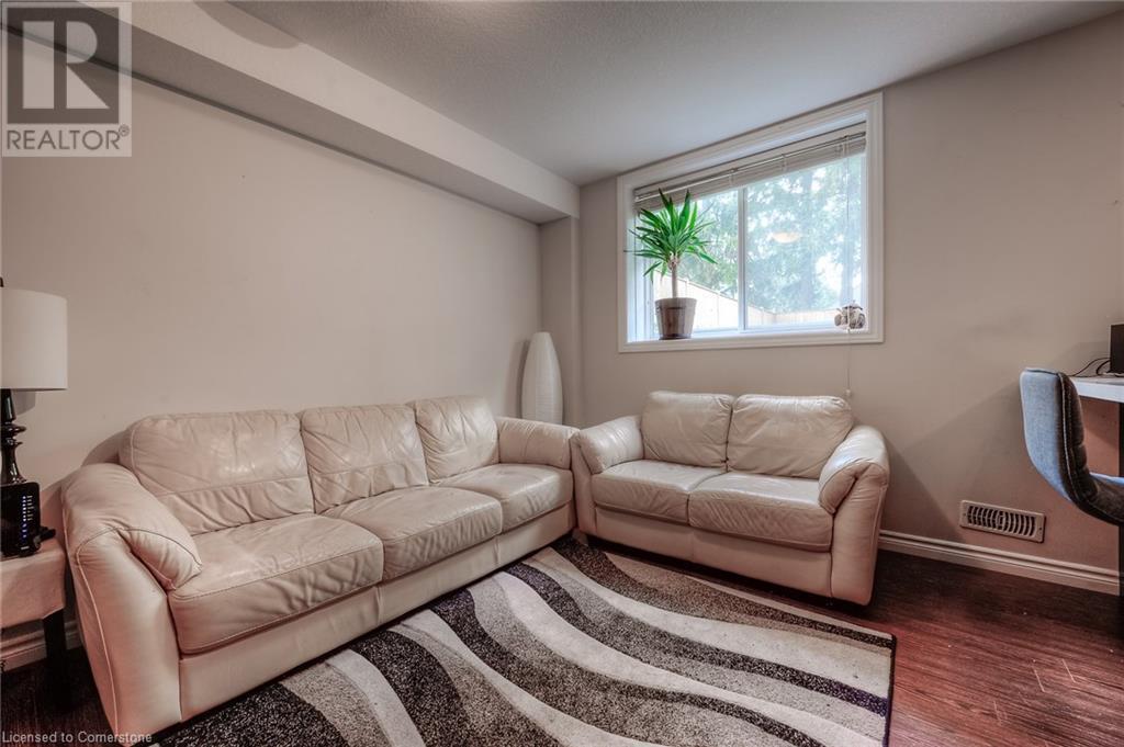 22 Emerald Avenue Unit# Basement, Kitchener, Ontario  N2A 1X5 - Photo 3 - 40740416