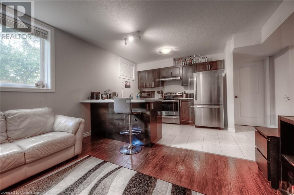 22 Emerald Avenue Unit# Basement, Kitchener, Ontario  N2A 1X5 - Photo 4 - 40740416
