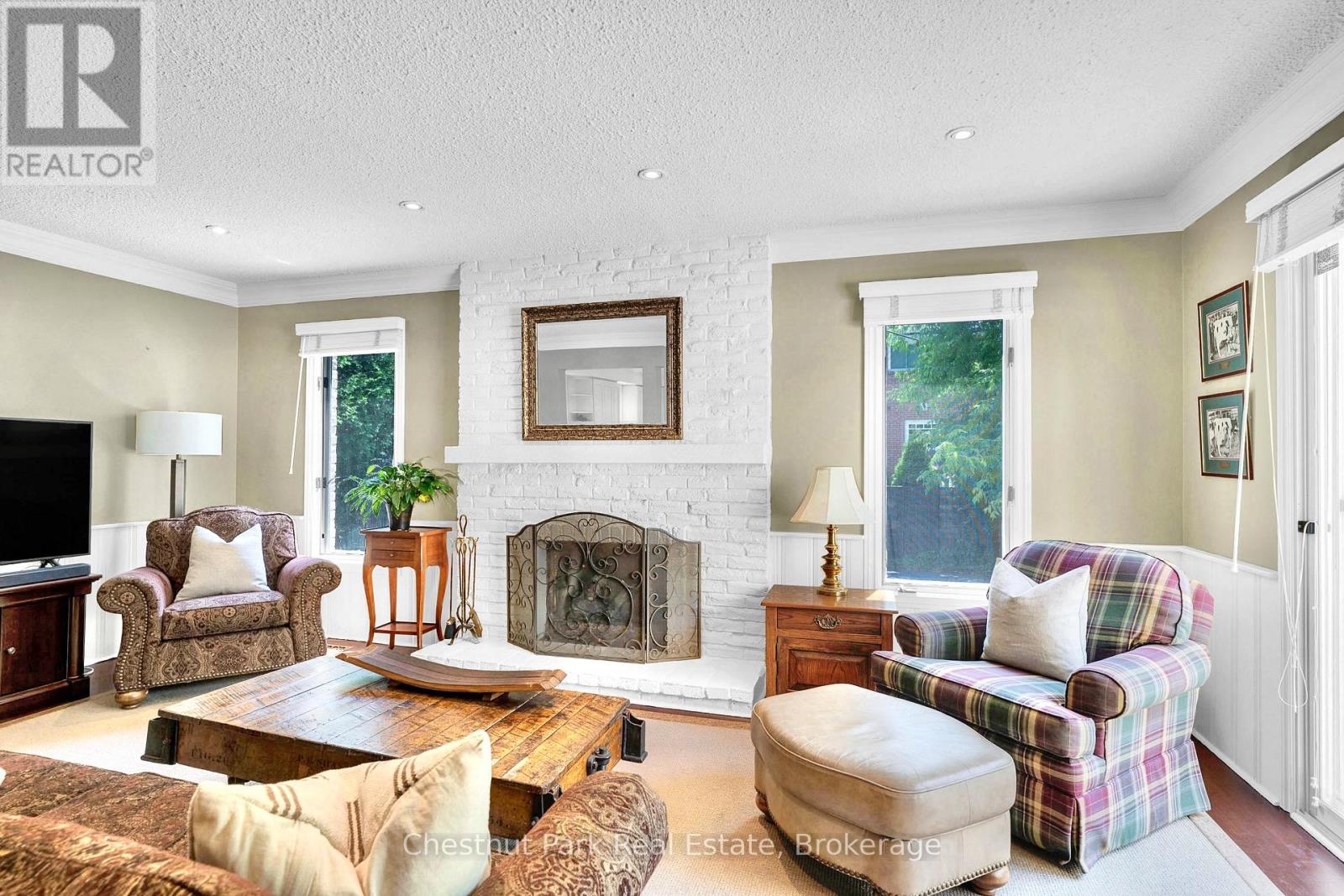 2052 Chippewa Trail, Mississauga, Ontario  L5H 3V7 - Photo 9 - W12249127